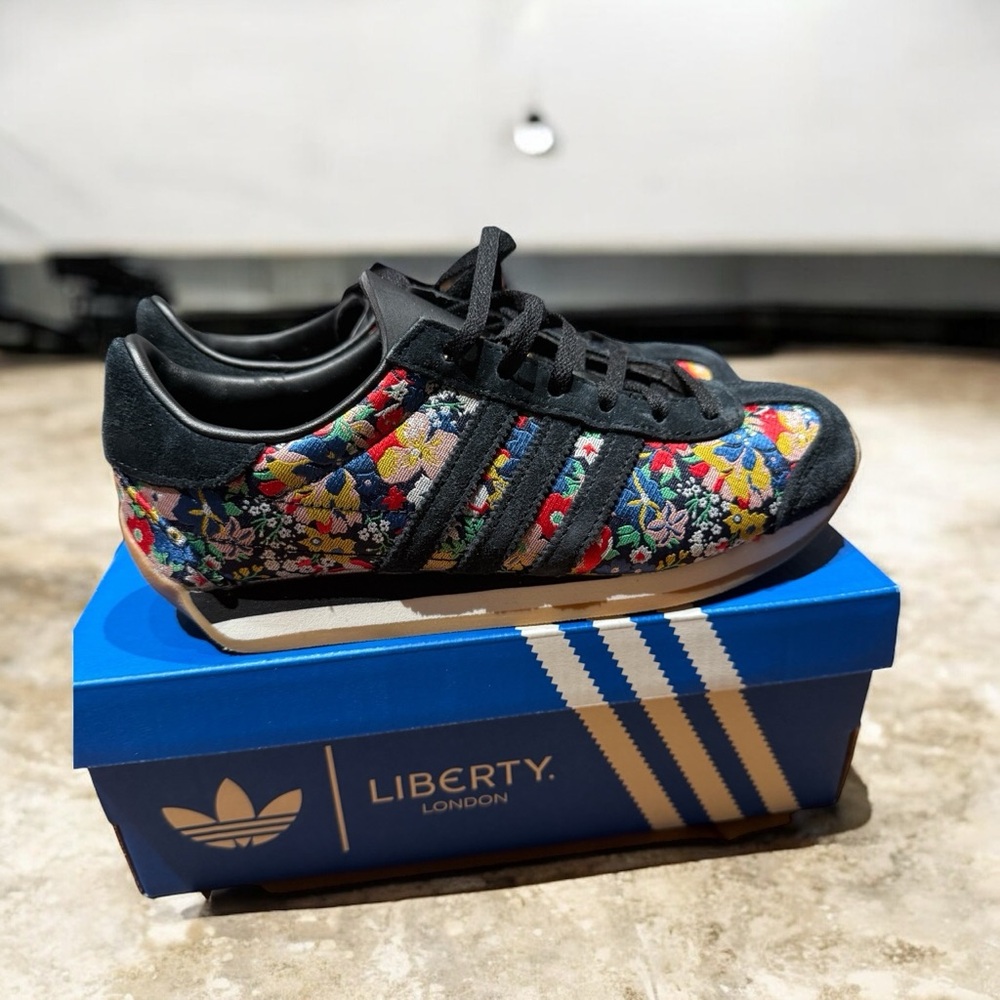 NWT Adidas Country OG X Liberty London US 6
